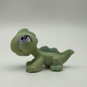 Littlest Pet Shop Authentic LPS #374 Green Iguana with Purple Eyes Hasbro Magnet